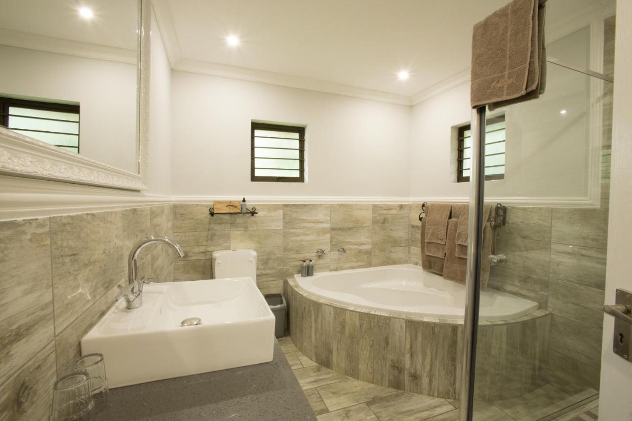 Superior Two-Bedroom Family Suite - Hiking Package